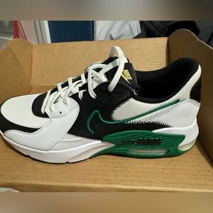 Green black and white air max men's size 11 - never worn still in box